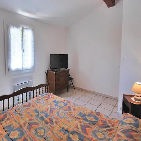 Four-bedroom Holiday In Йер