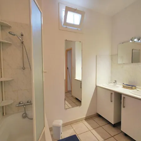 Дом отдыха Four-bedroom Holiday In *